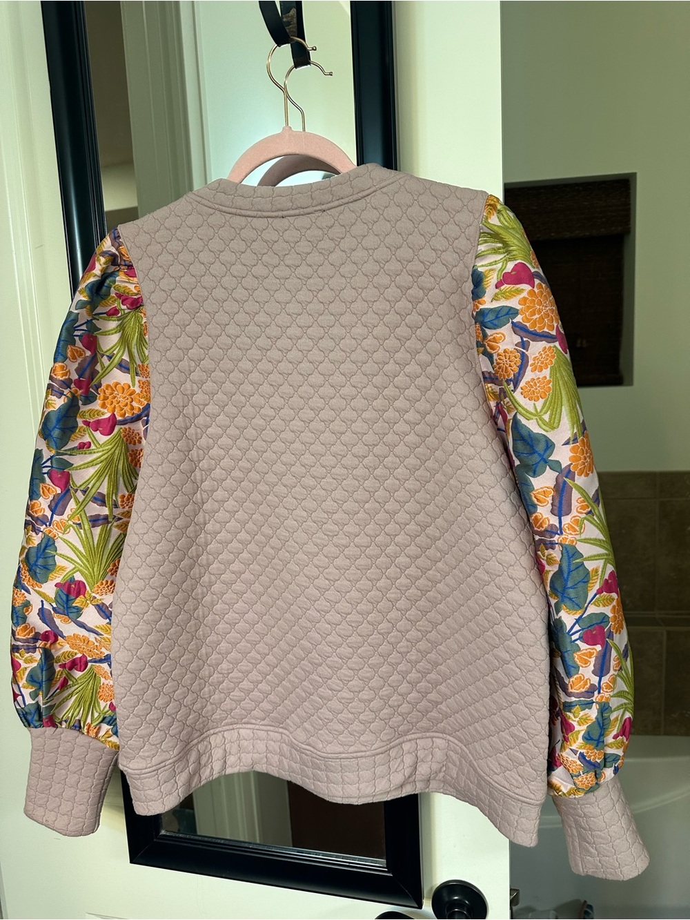 Pinky-Mauve Quilted Top with Tapestry Sleeves - Picture 4 of 12